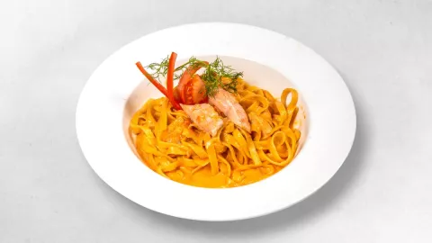 Tagliatelle con Scampi e Rucola